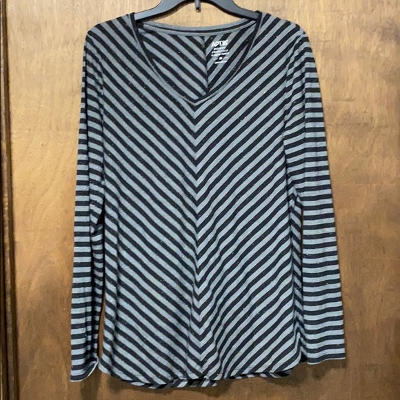 Apt 9 sparkly black and gray shirt - Picture 3 of 3